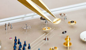 南宁百达翡丽指定维修门店打开表壳